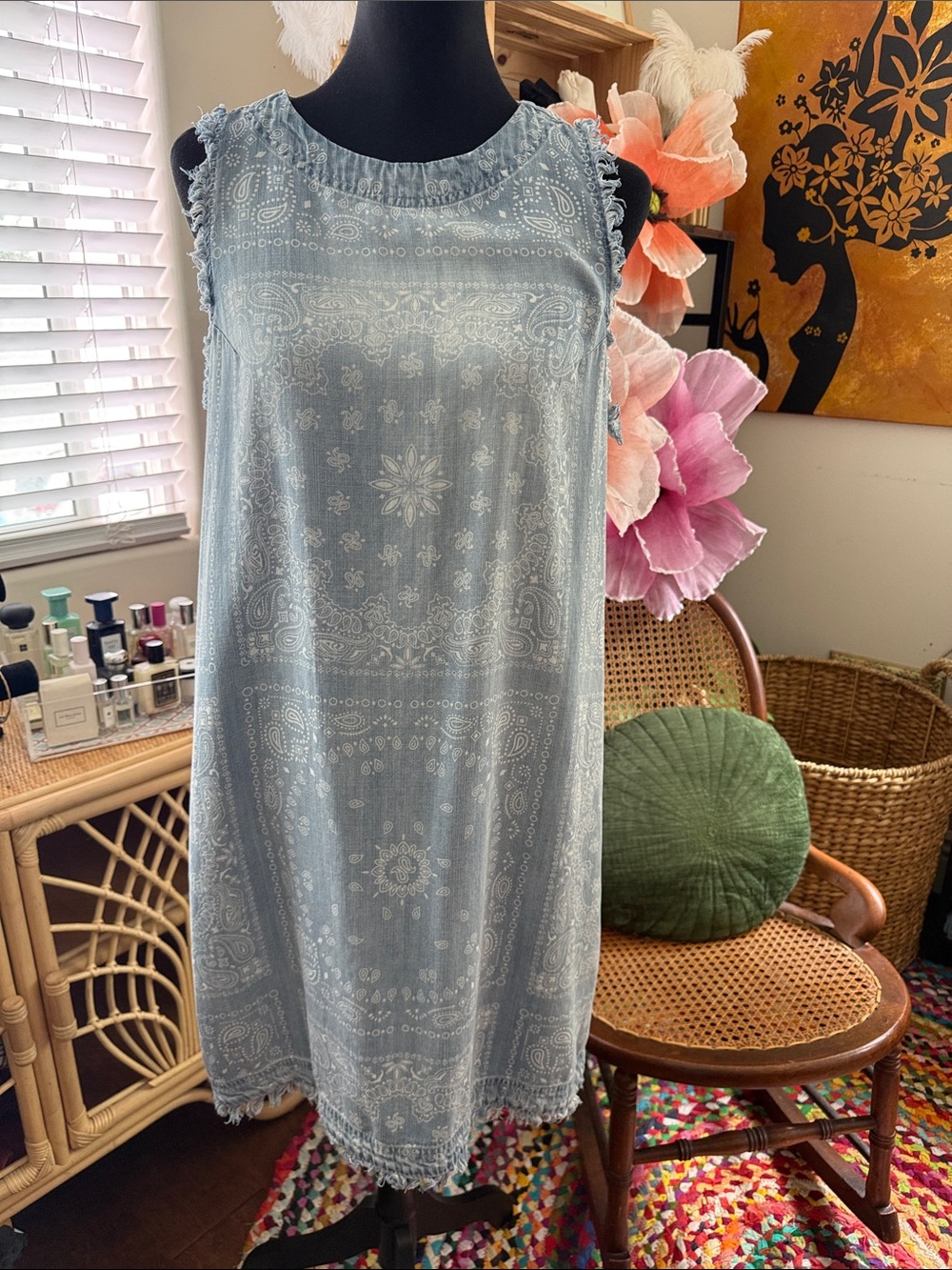 Tahari Dusty Blue Chambray Paisley Bandana Fringe Back Button Boho Resort Dress